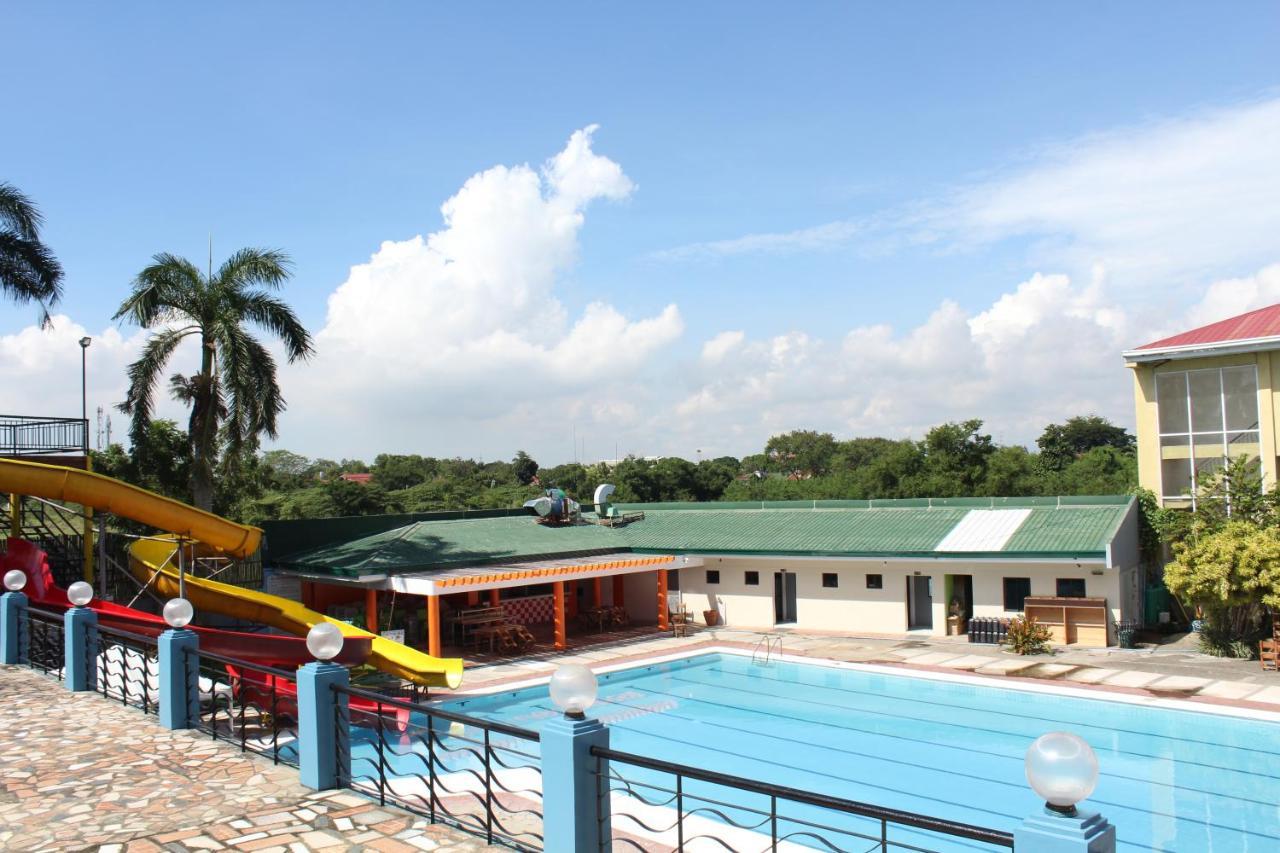 Eon Centennial Resort Hotel & Waterpark Iloilo City Bagian luar foto