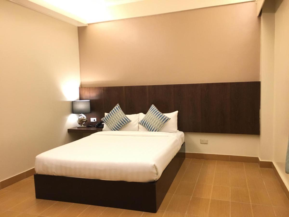 Eon Centennial Resort Hotel & Waterpark Iloilo City Bagian luar foto